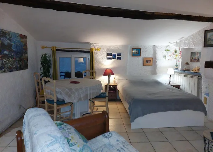 "Le Charme Provencal" - Studio 4 Couchages Classe 2 Etoiles - Axelle Loc'Appart